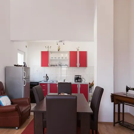 Apartment Tolusic *